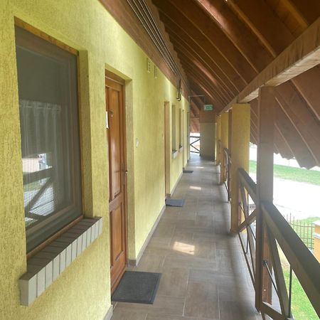 Pitypang Apartman Gyula Bagian luar foto