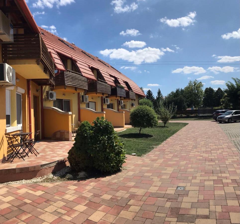 Pitypang Apartman Gyula Bagian luar foto